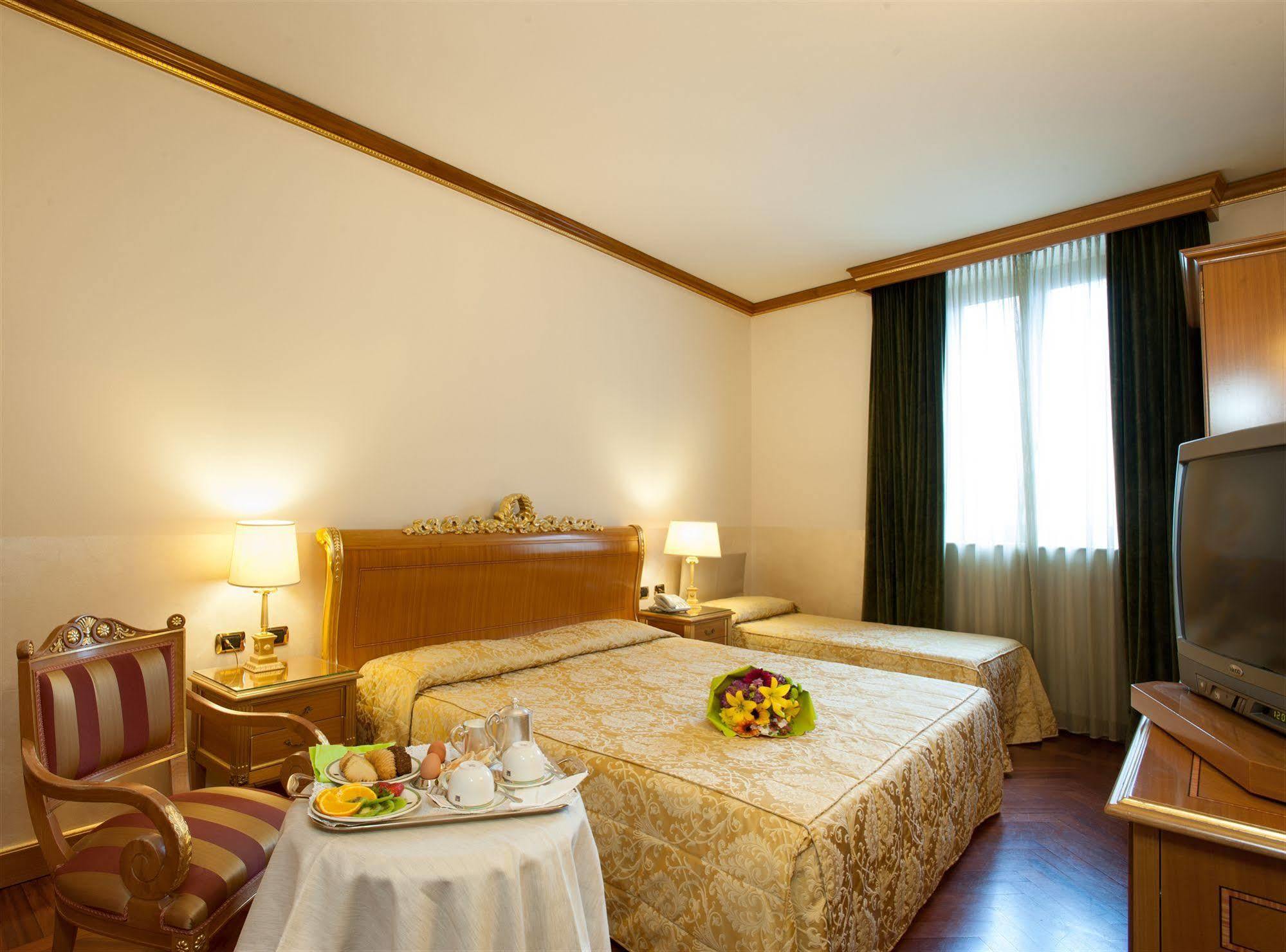 Hotel Marconi Milano Esterno foto