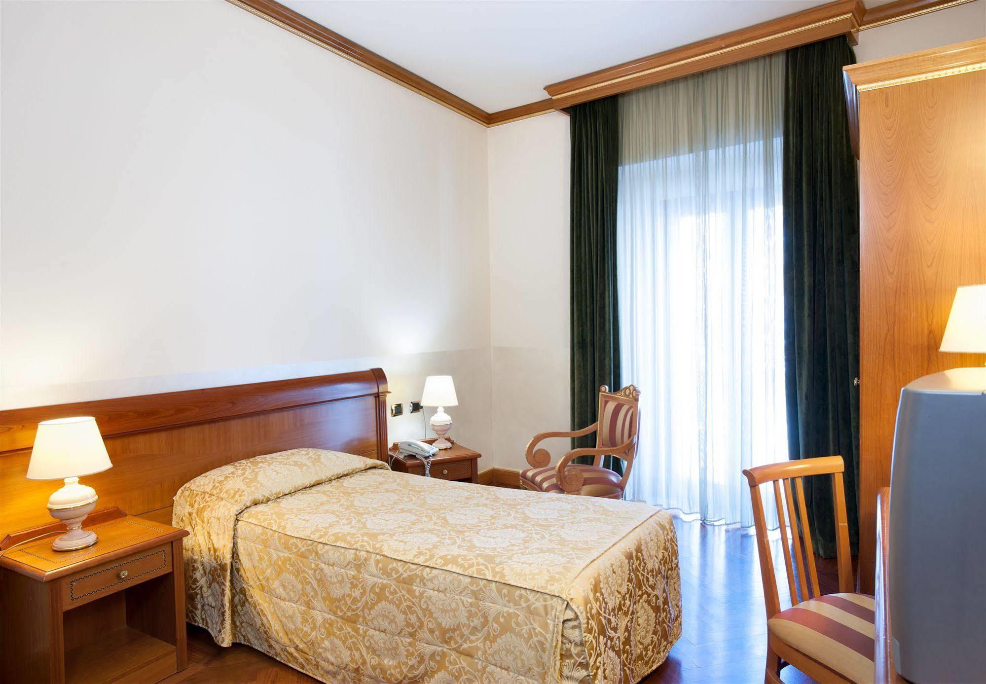 Hotel Marconi Milano Esterno foto