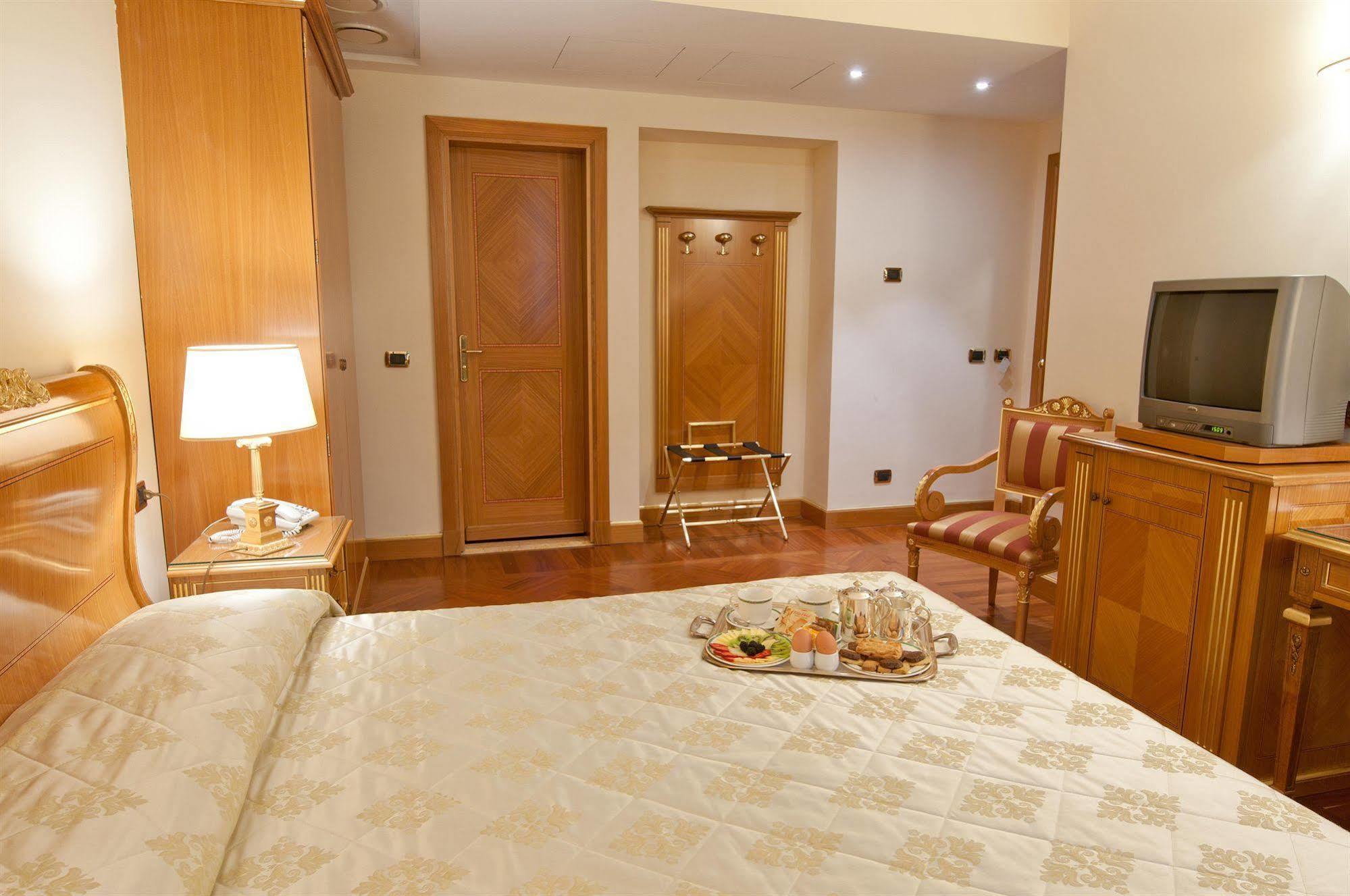 Hotel Marconi Milano Esterno foto
